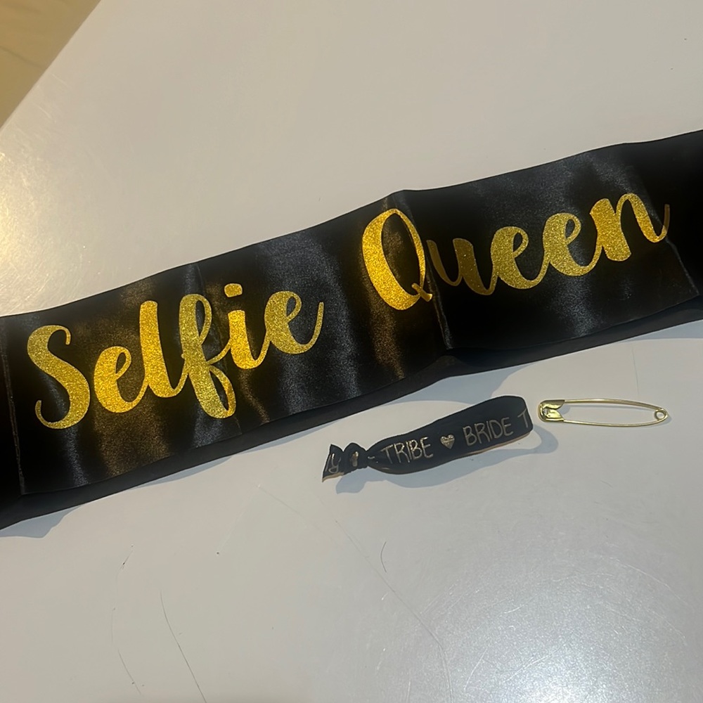Selfie Queen sash with pin and hair tie - no flaws!